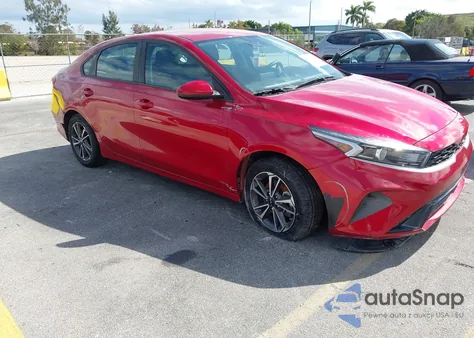2023 Kia Forte Lxs z USA, uszkodzony, nr VIN 3KPF24AD9PE582727